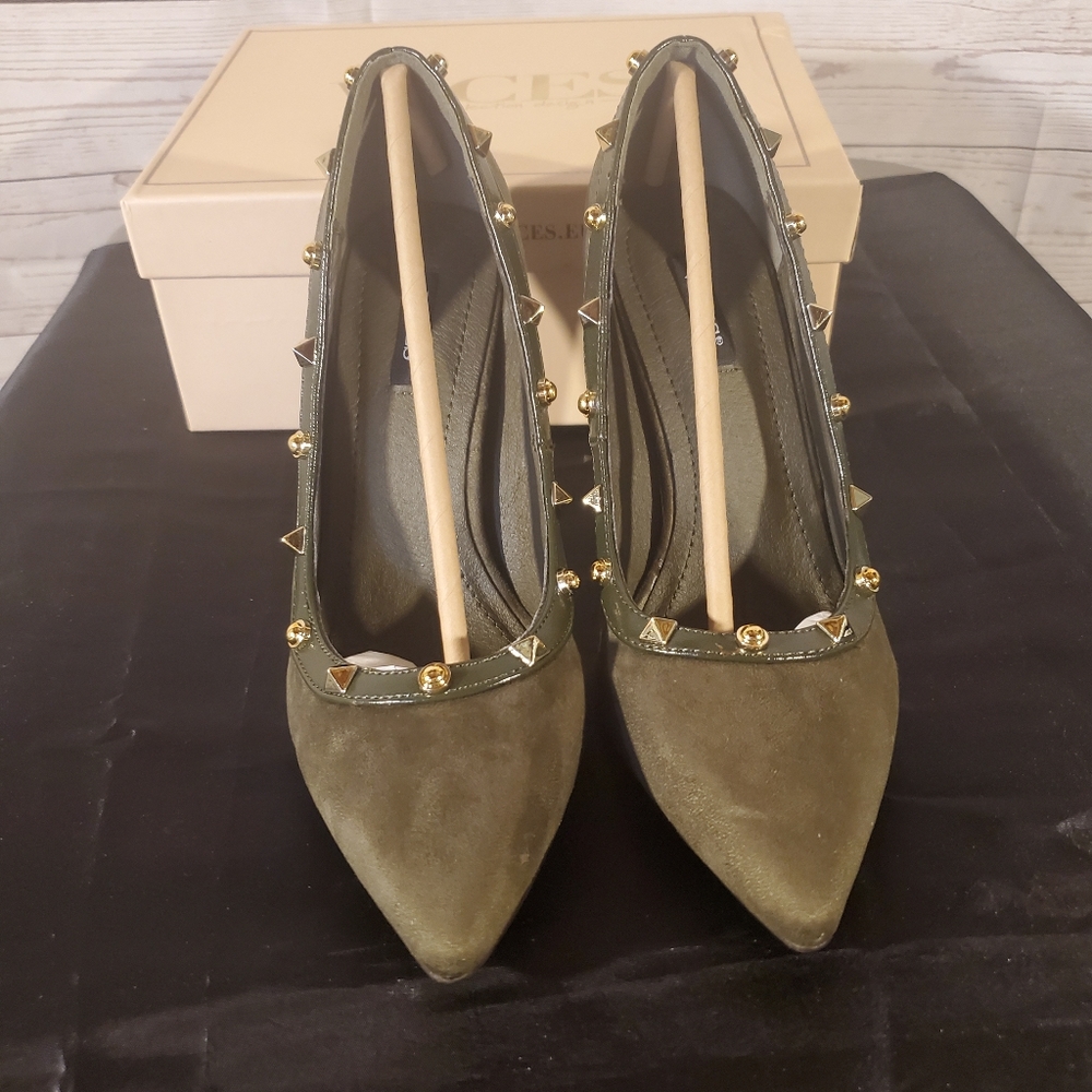 NWT Vices Olive Green Stilettos